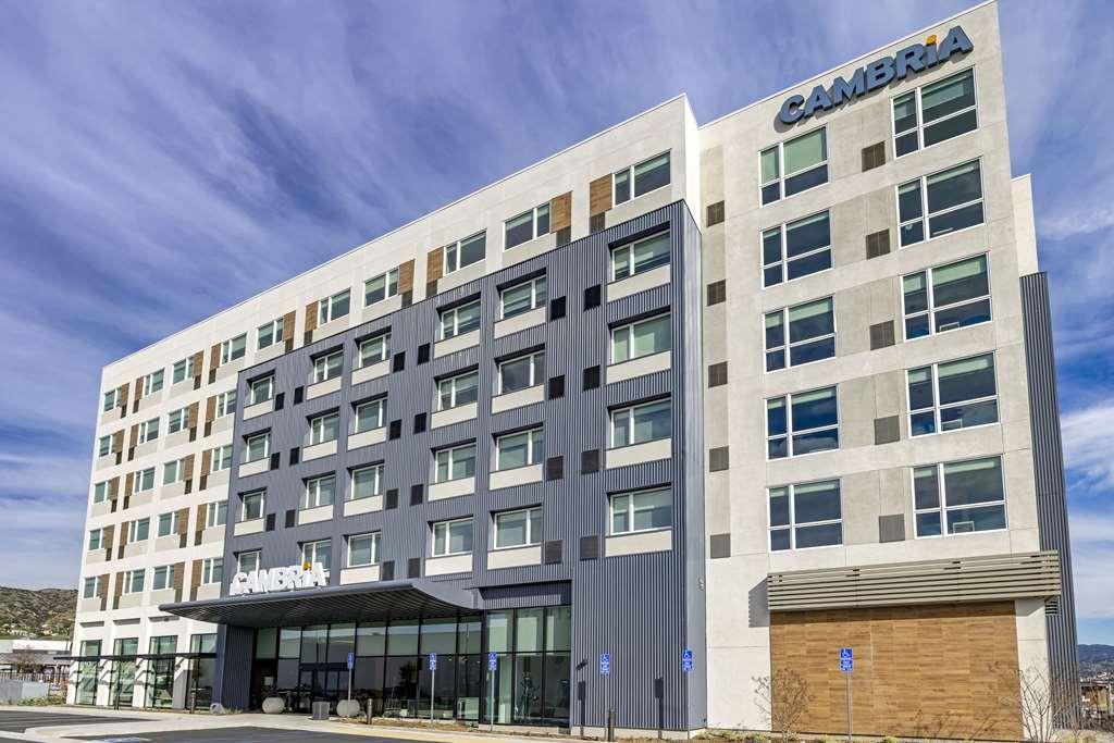 Cambria Hotel Burbank Airport Exterior foto