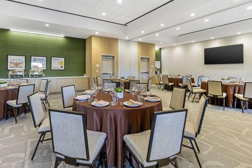 Cambria Hotel Burbank Airport Facilidades foto